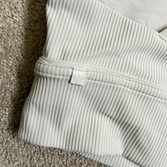 lululemon longline energy bra (ribbed) - Picture 3 of 3